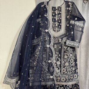 Elegant Purple Embroidered Eid/Party/Weddig Dress with Long Plazo